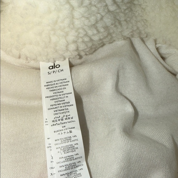 NWTS ALO Yoga Cream Fleece Jacket Size Small - Picture 4 of 6